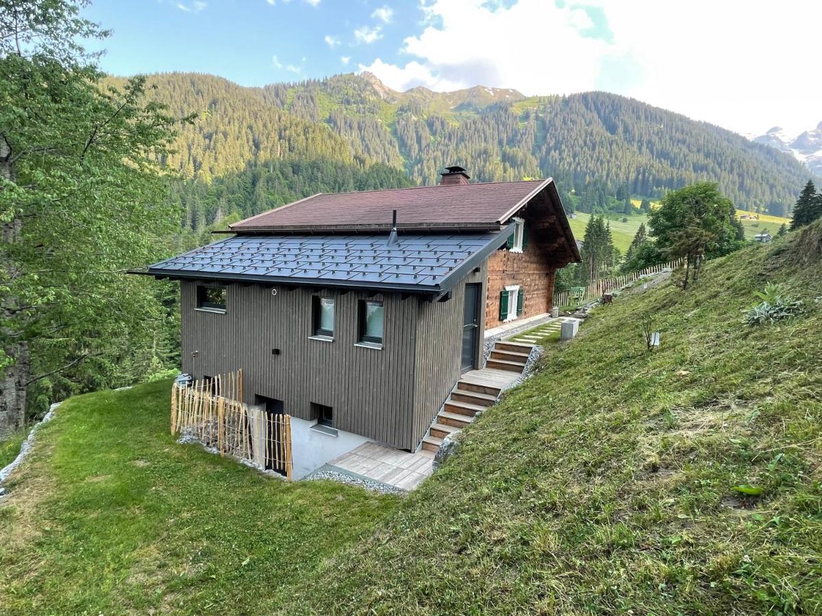 Alpenchalet Piz Huesli 차군스 외부 사진