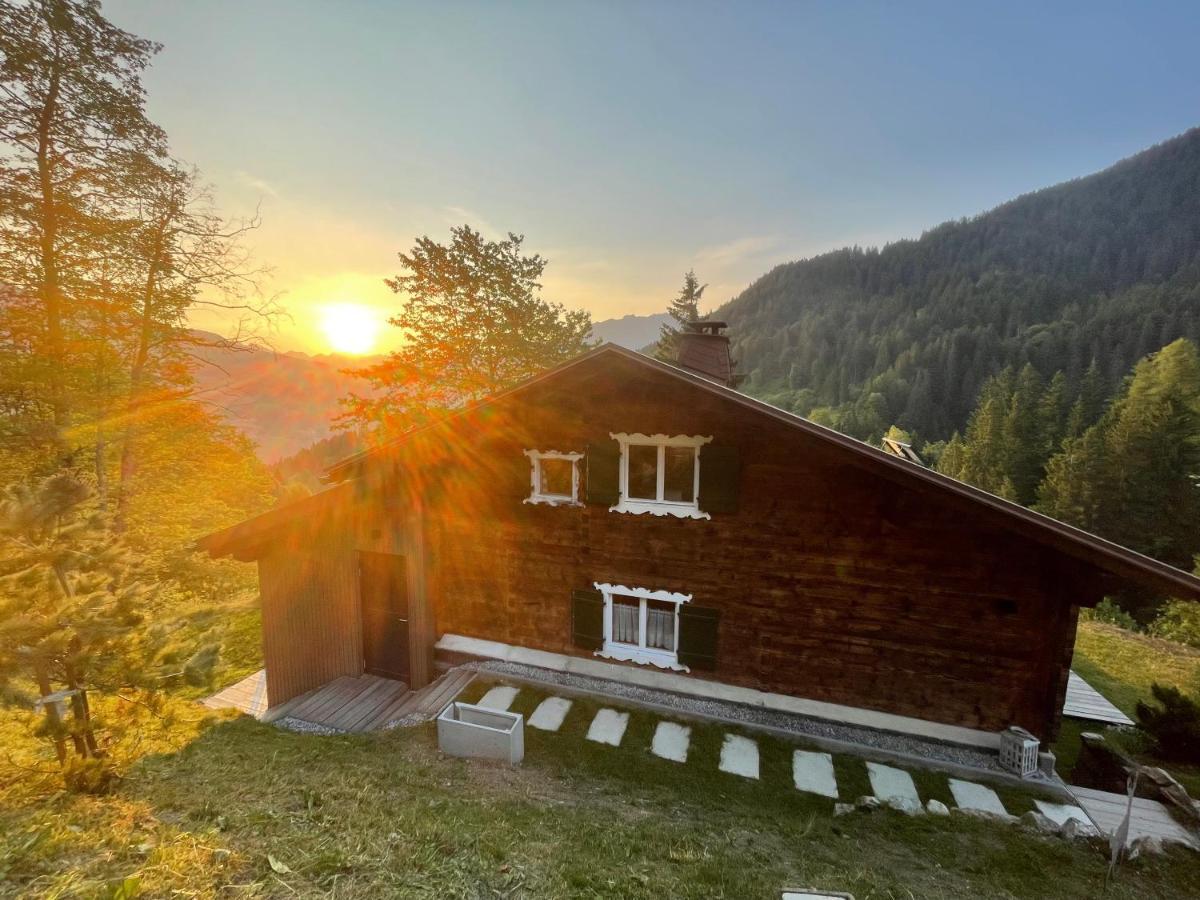 Alpenchalet Piz Huesli 차군스 외부 사진