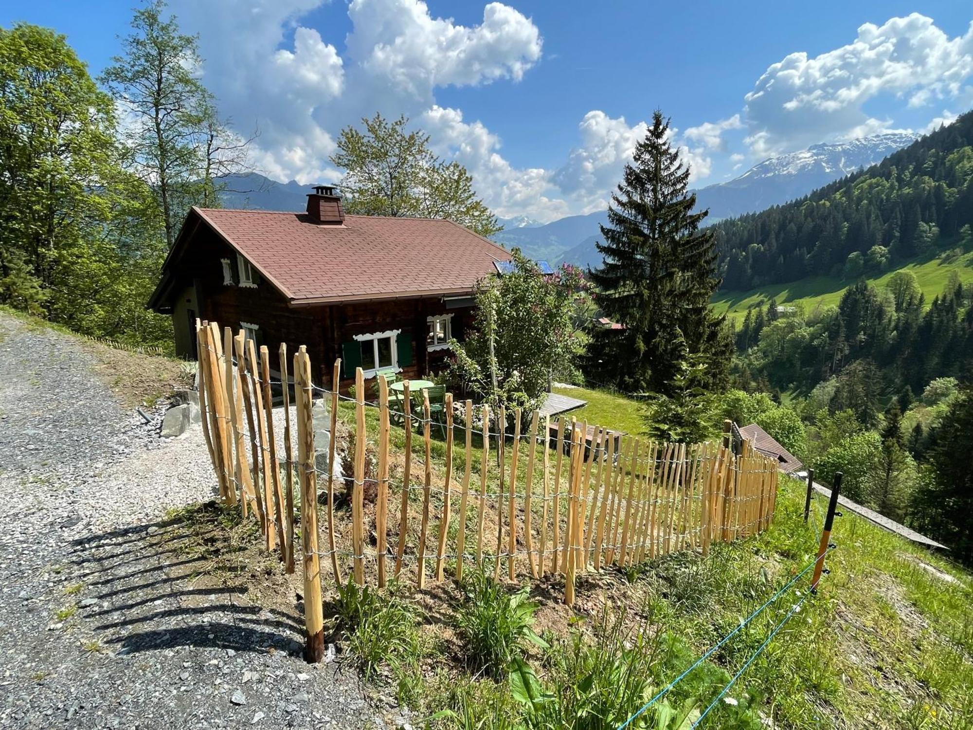 Alpenchalet Piz Huesli 차군스 외부 사진